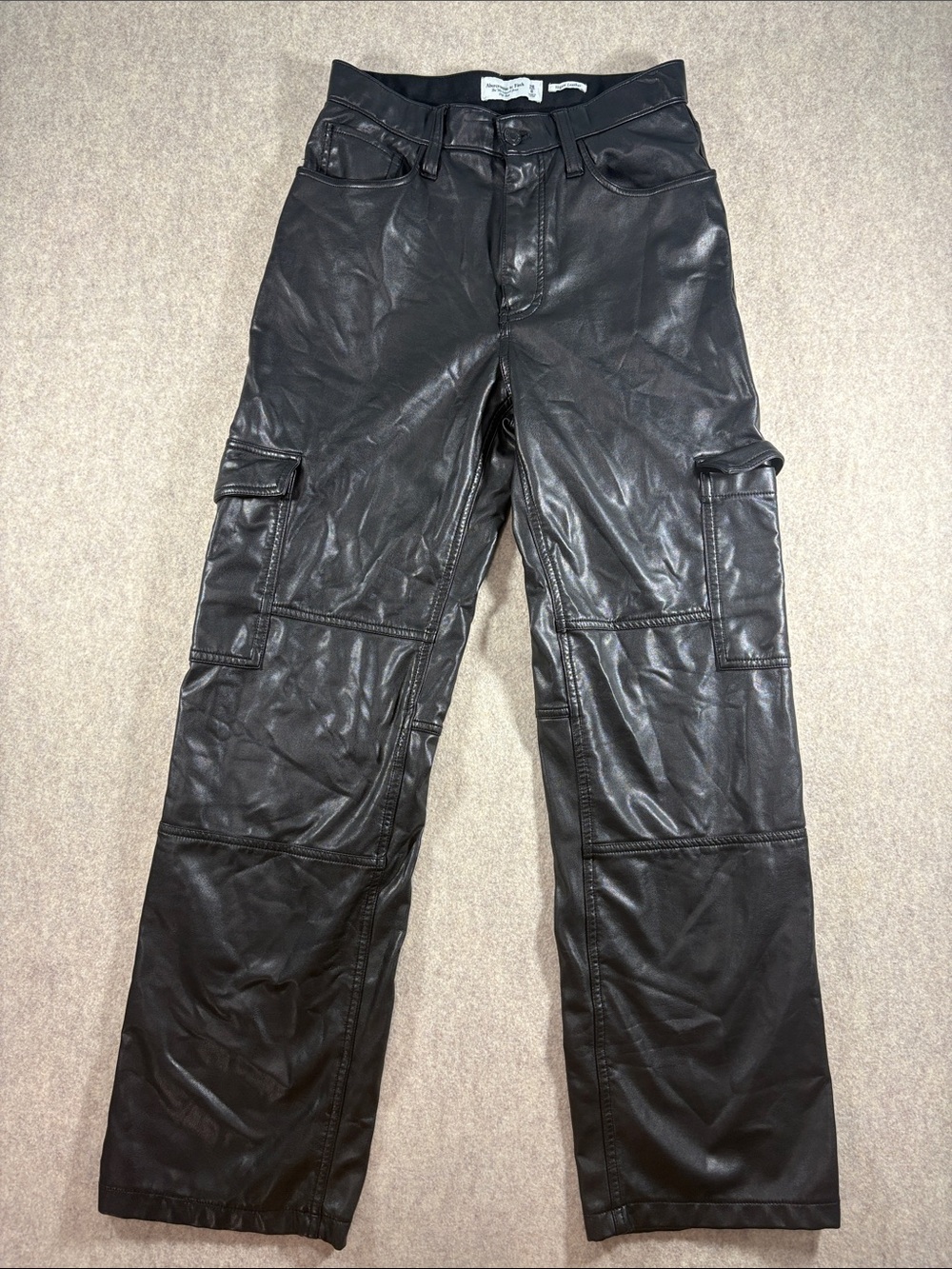 Abercrombie & Fitch Women’s 90s Relaxed Fit Vegan Black Leather Cargo Pants sz 6